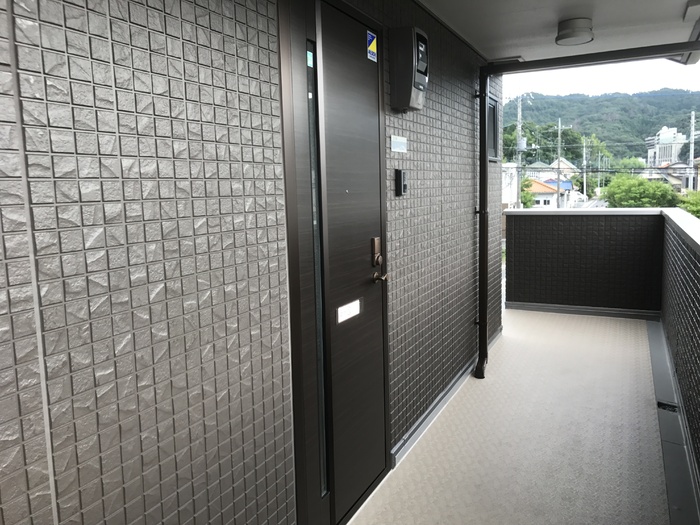 19/27 エントランス