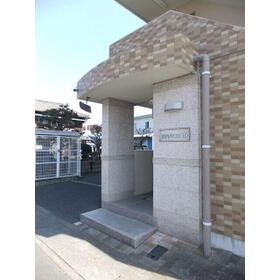 16/27 エントランス