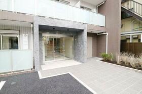 16/16 エントランス