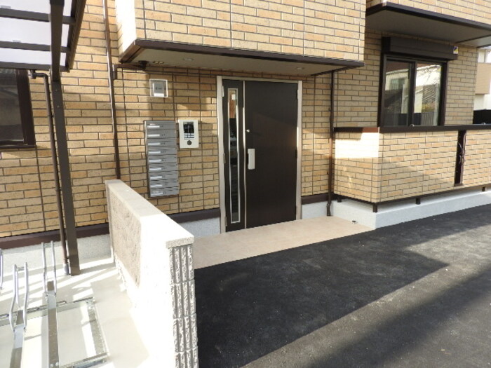 25/30 エントランス