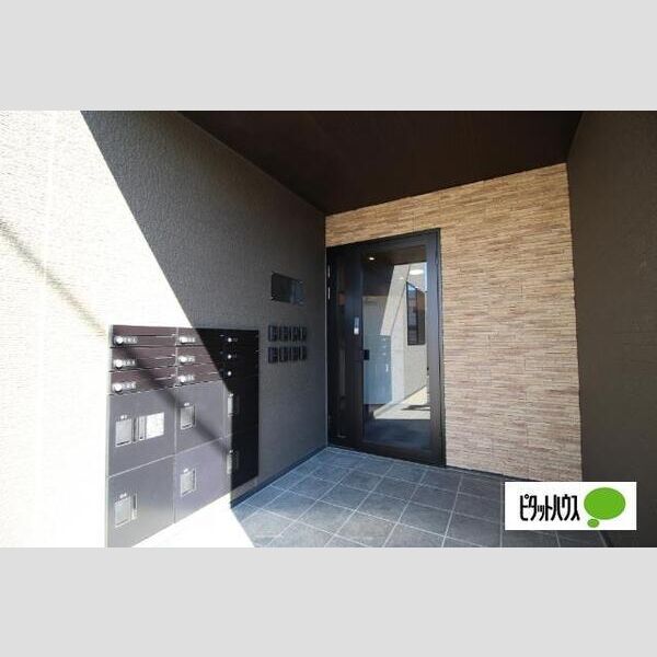 14/27 エントランス