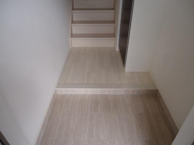 23/30 エントランス