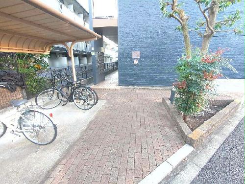 13/14 エントランス