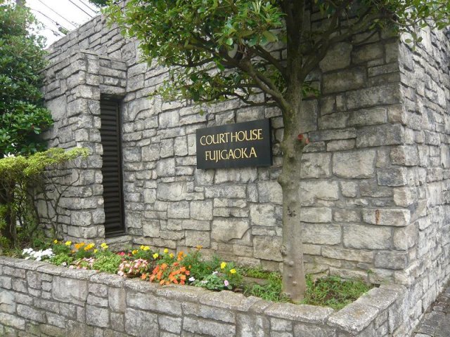 16/20 エントランス