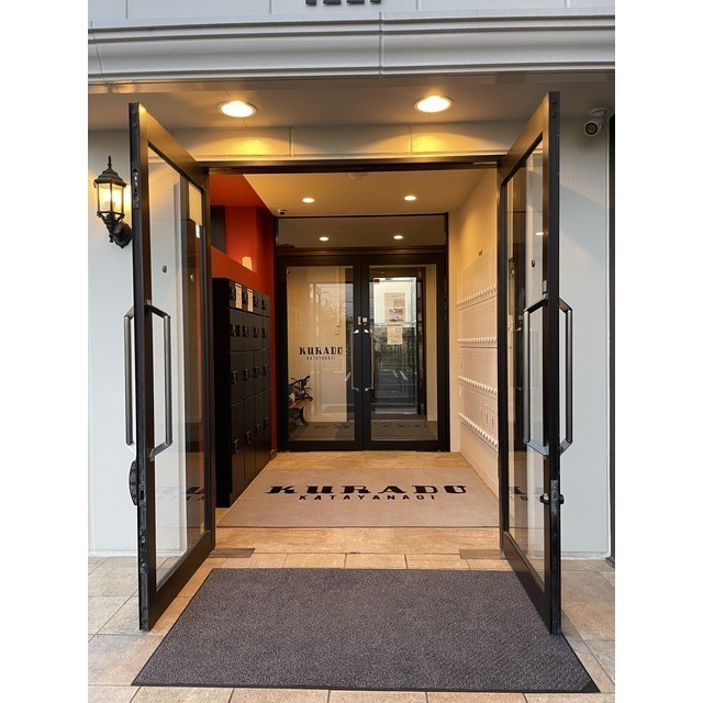 25/26 エントランス