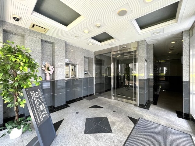 14/15 エントランス