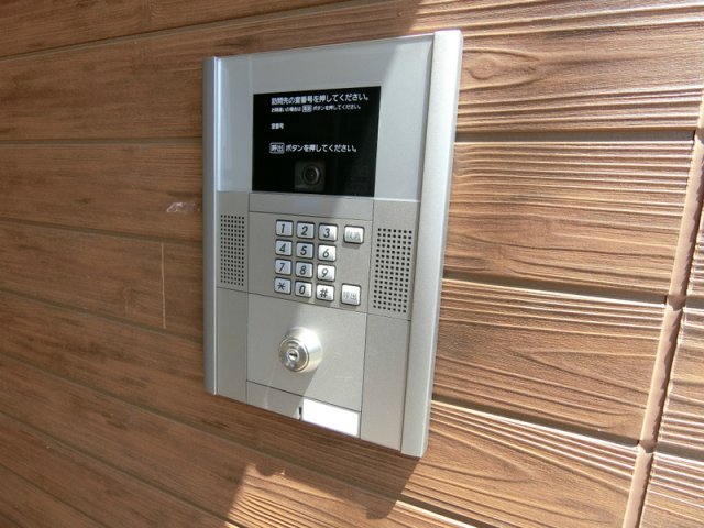 22/23 エントランス