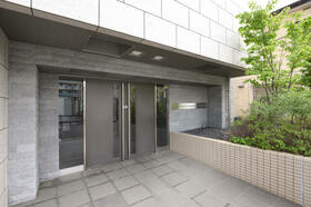 16/16 エントランス