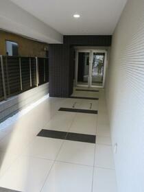 16/16 エントランス