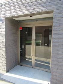 16/16 エントランス