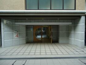 2/2 エントランス