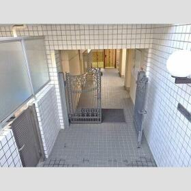 15/15 エントランス