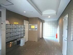 16/16 エントランス