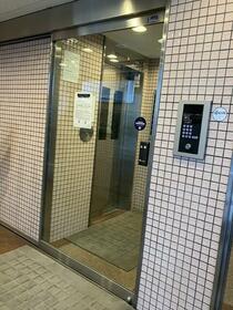 16/16 エントランス