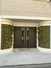 15/15 エントランス