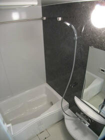 9/10 浴室