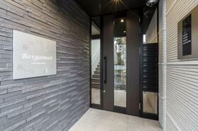 15/16 エントランス