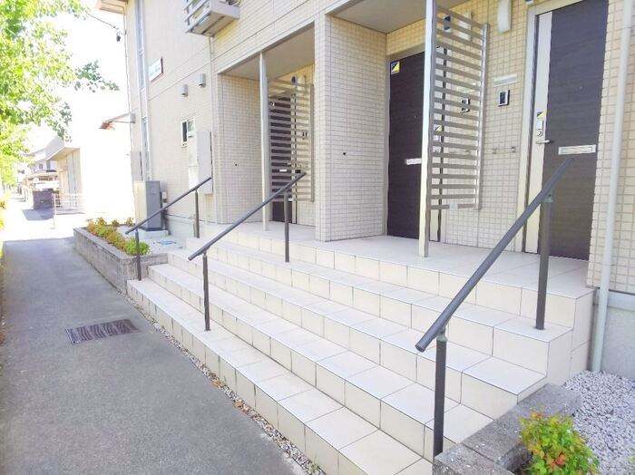 16/21 エントランス