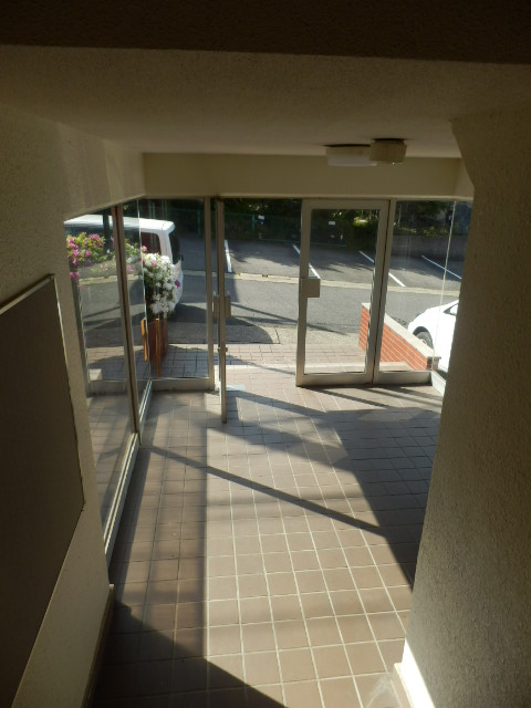 22/30 エントランス