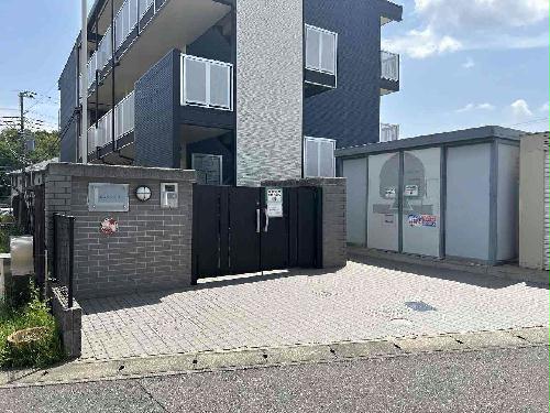 13/14 エントランス