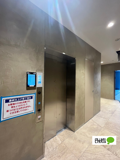 14/15 エントランス