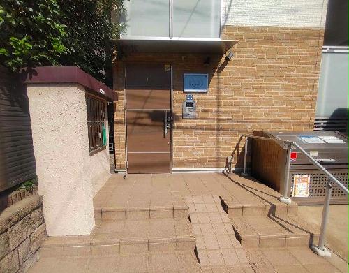 14/14 エントランス