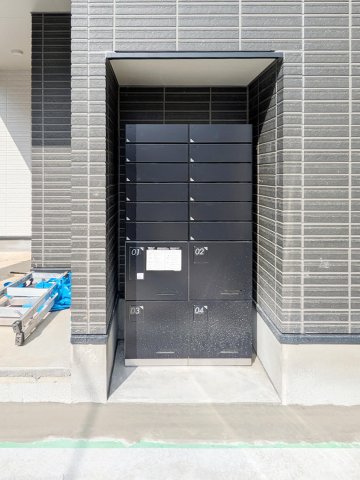 13/13 エントランス