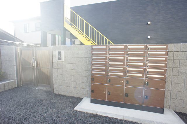 20/21 エントランス