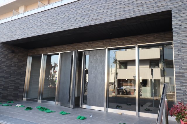 16/17 エントランス