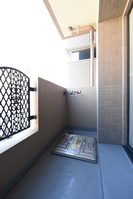 16/23 バルコニー