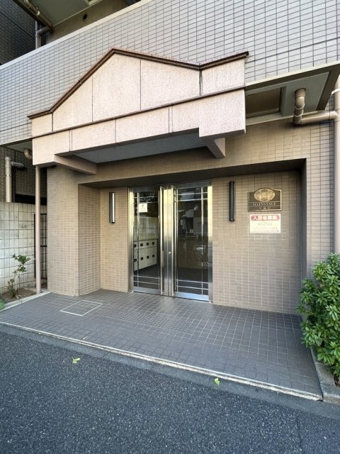 21/23 エントランス