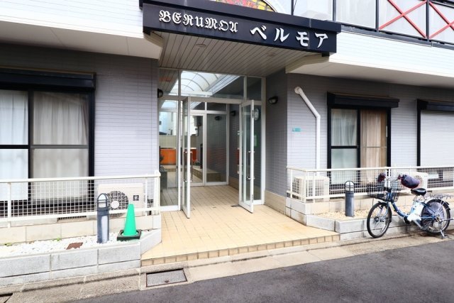 2/4 エントランス