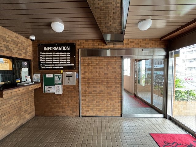 3/4 エントランス