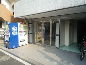 4/4 エントランス