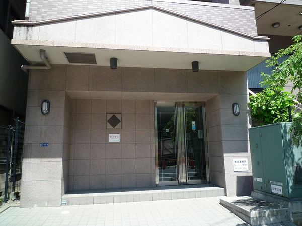 13/13 エントランス