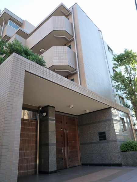 13/14 エントランス