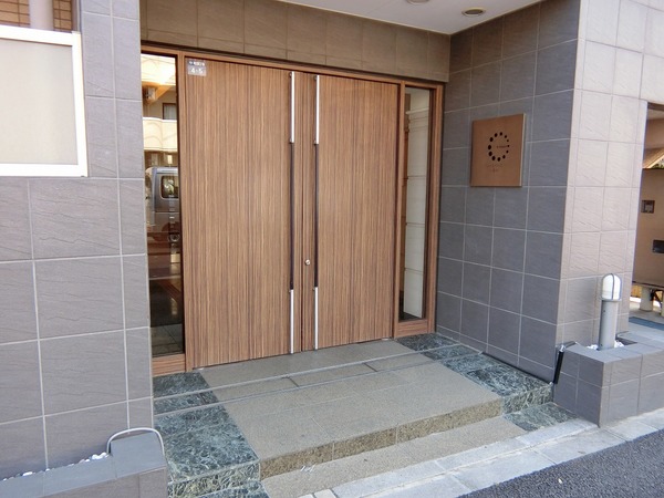 2/3 エントランス