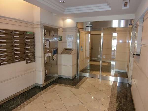 4/4 エントランス