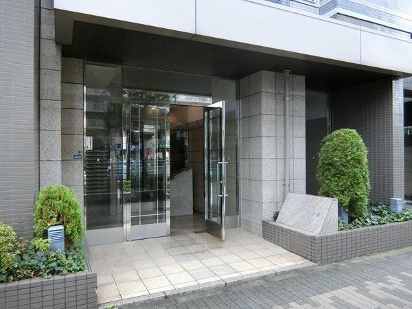 13/14 エントランス