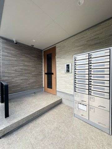 17/27 エントランス