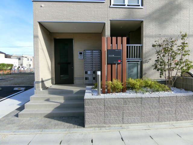 18/18 エントランス