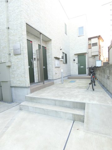 15/17 エントランス