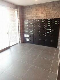 16/16 エントランス