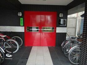 5/5 エントランス