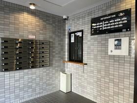 15/15 エントランス