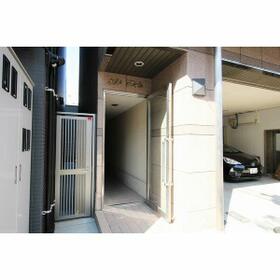 14/15 エントランス