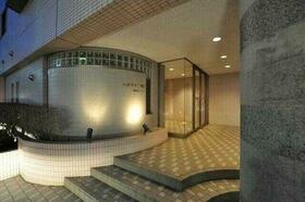 16/16 エントランス