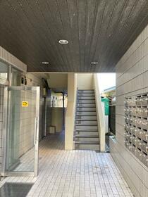 16/16 エントランス