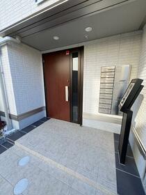 16/16 エントランス