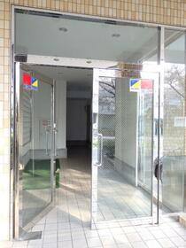 2/4 エントランス